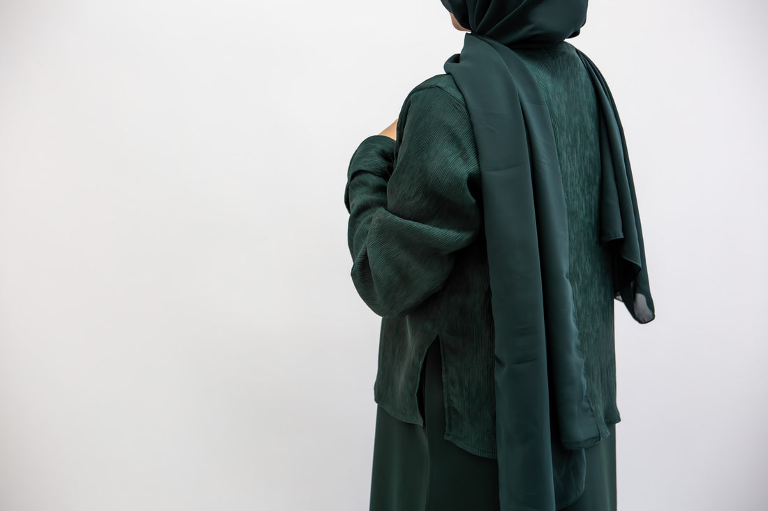 Forest green winter abaya in a 3 piece set