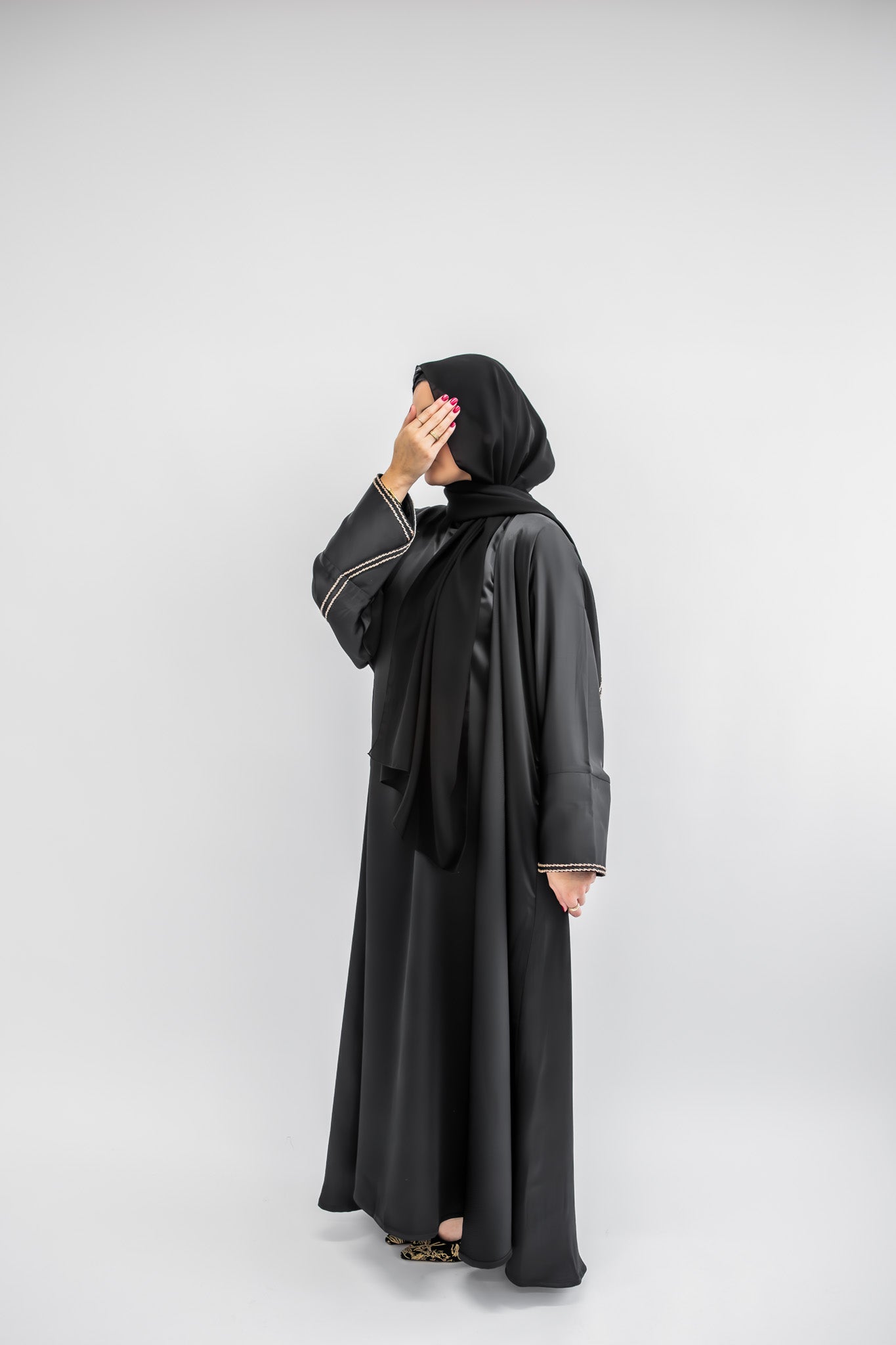 #AW06 | Black Abaya With Handwork Melek London