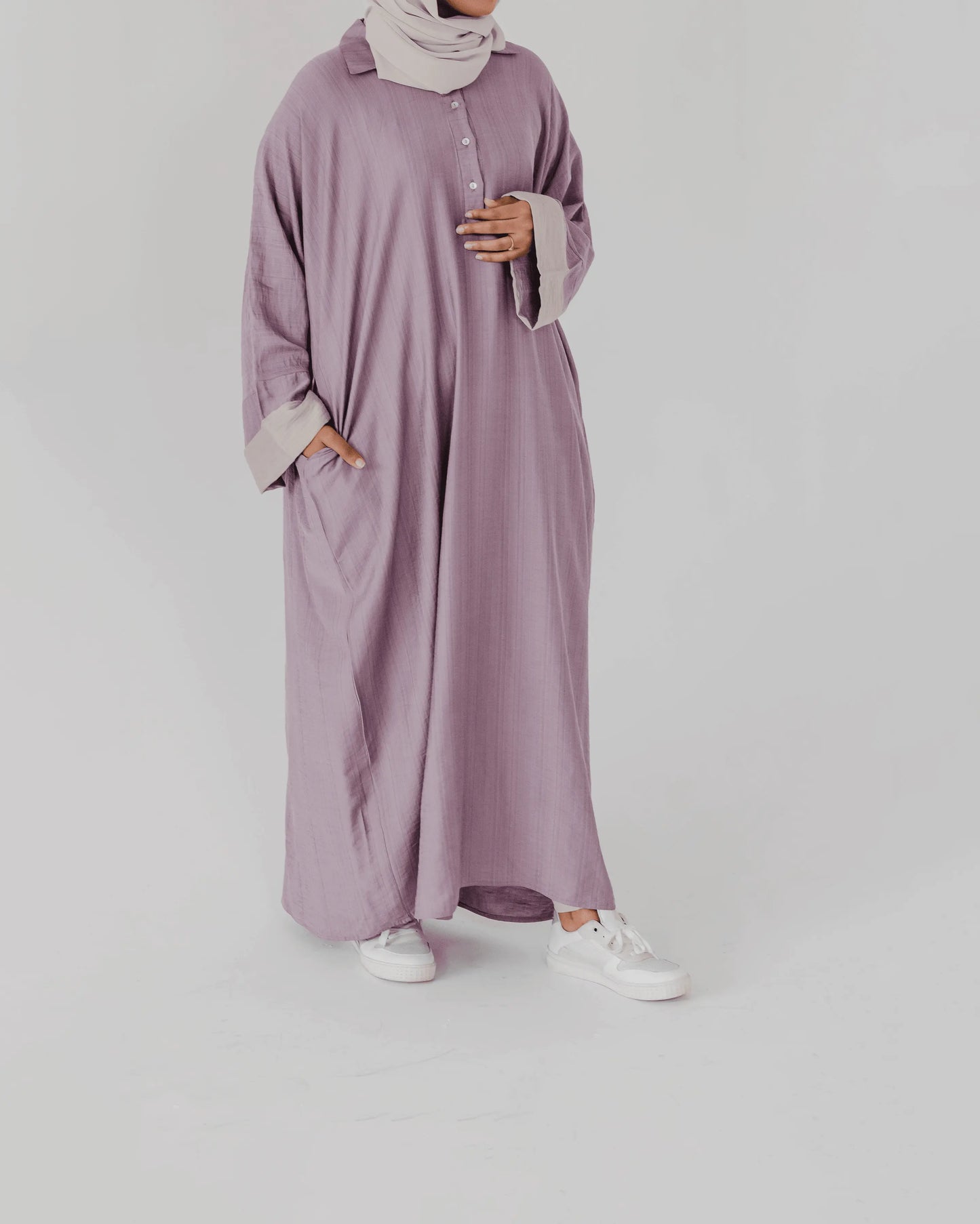 #LC05 | Mauve Abaya With Collars & Nude Cuffs - Melek London