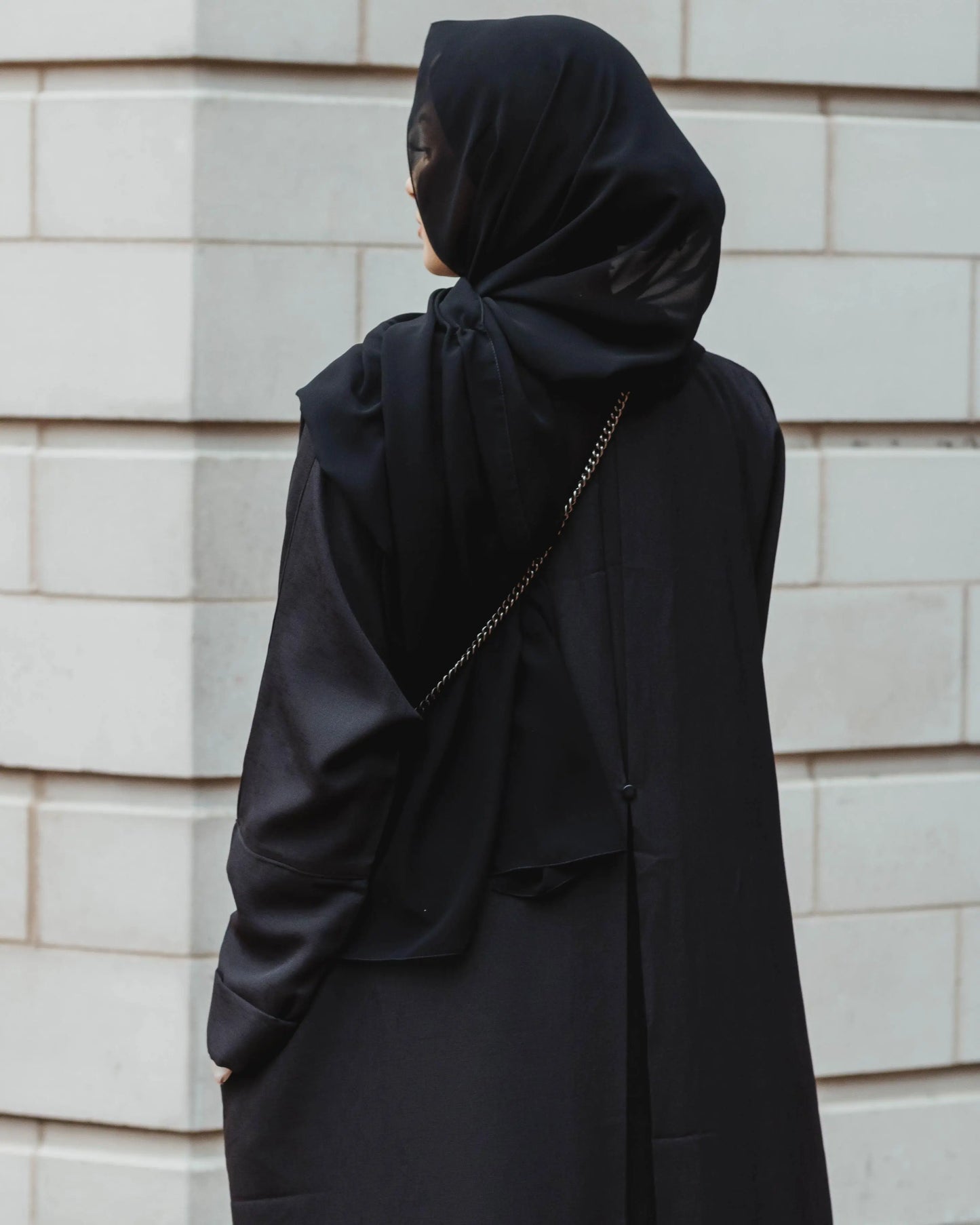 #R2301 | Black Open Abaya With Piping Detail - Melek London