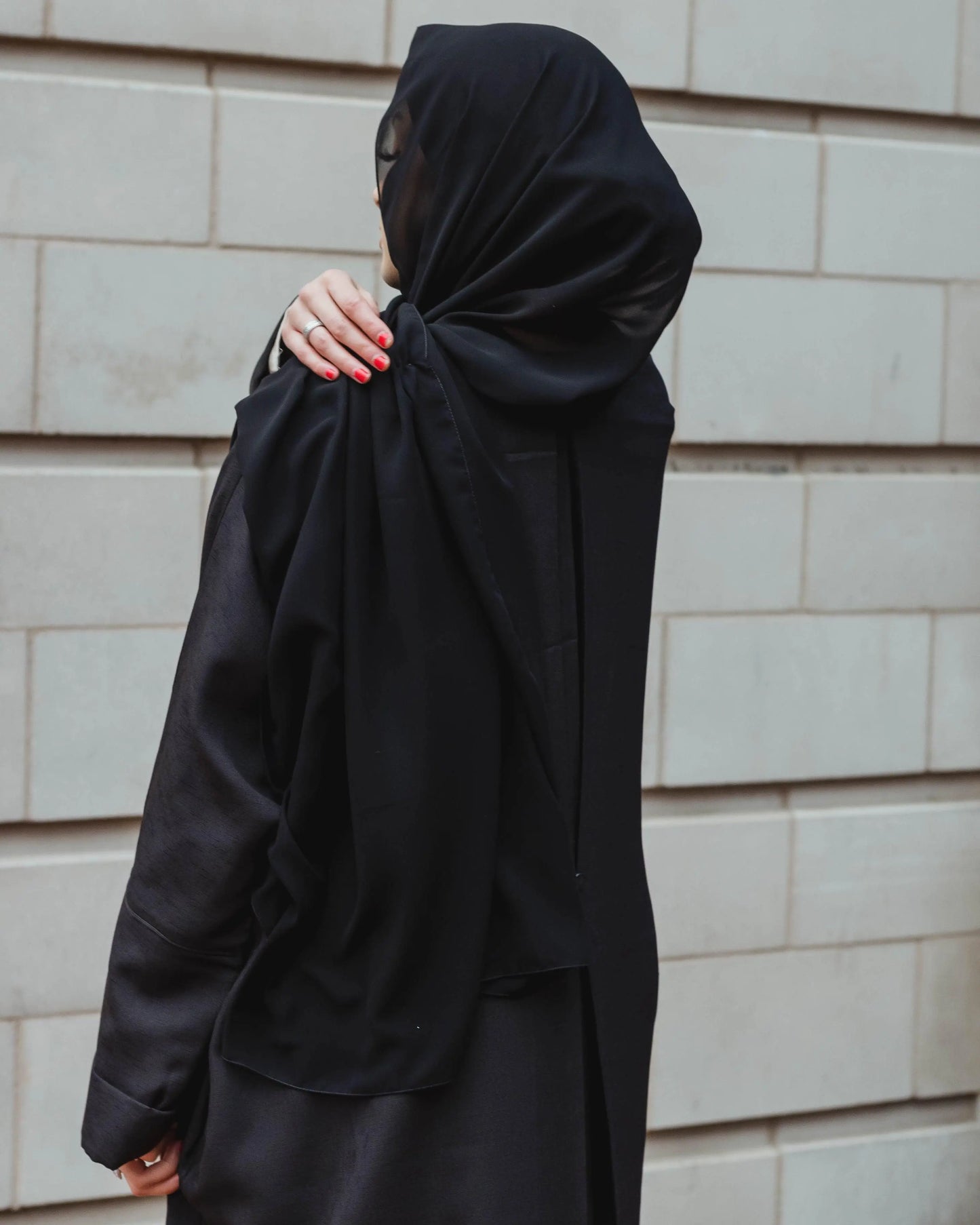 #R2301 | Black Open Abaya With Piping Detail - Melek London