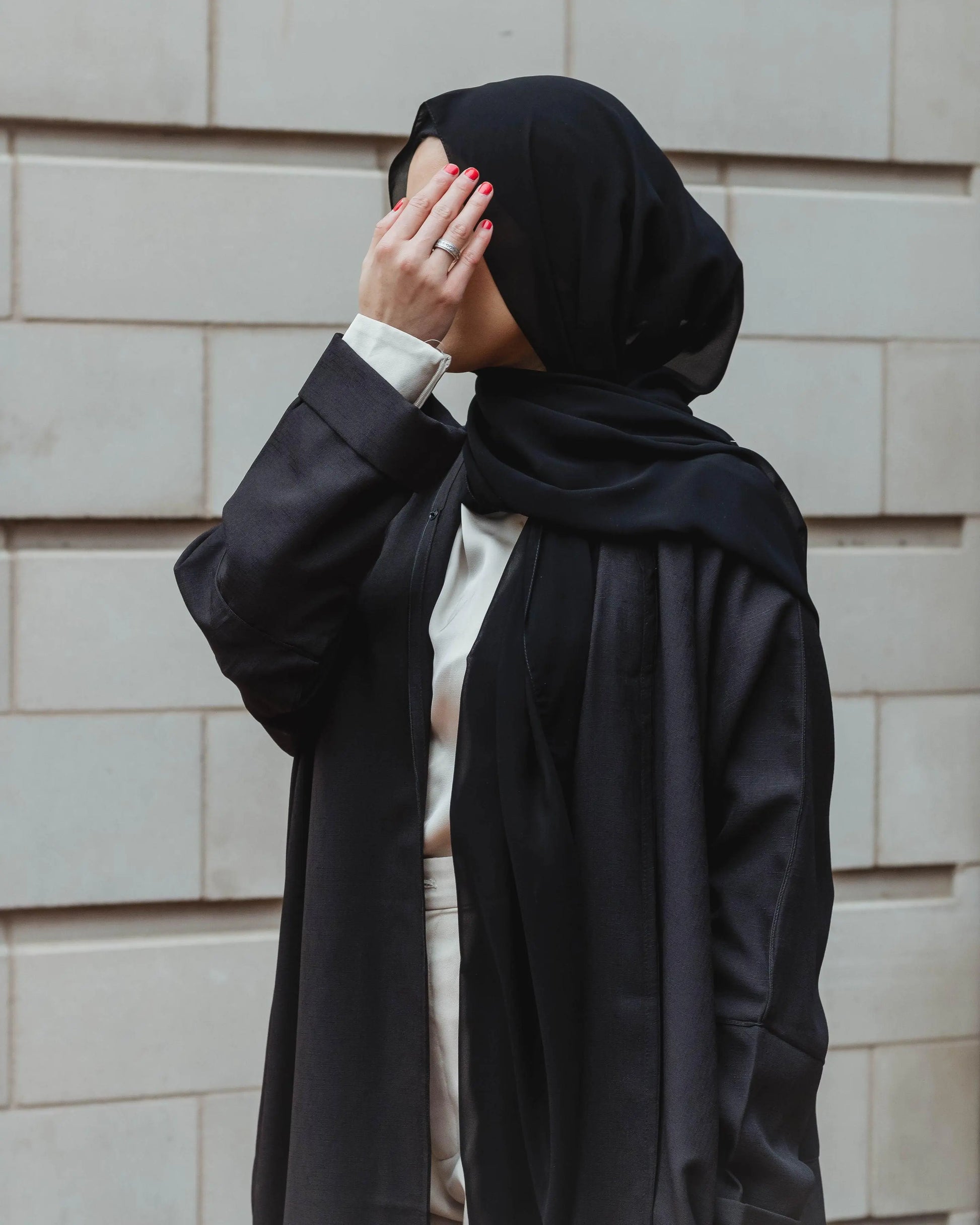 #R2301 | Black Open Abaya With Piping Detail - Melek London