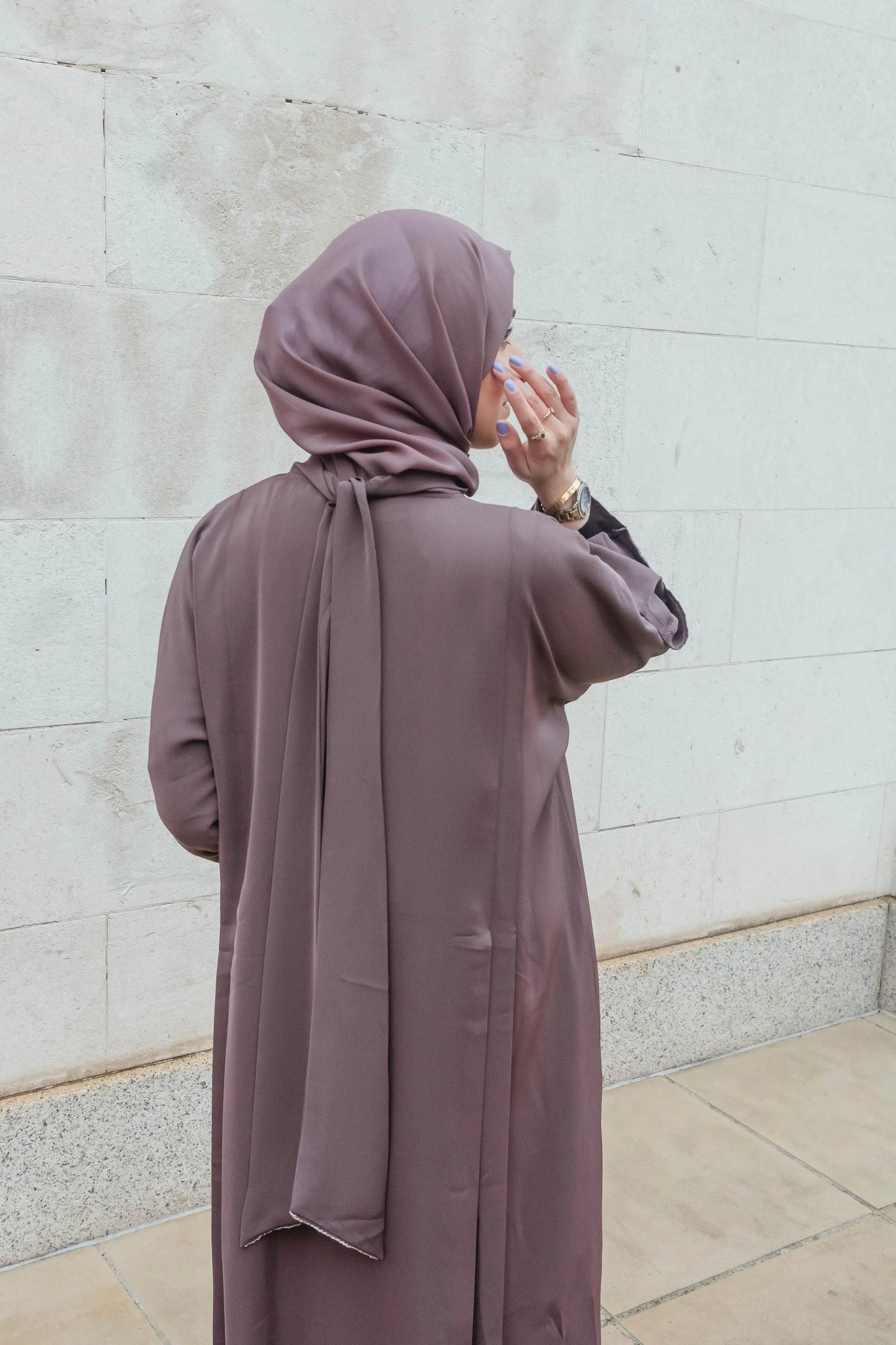 #R2303 | Mauve Abaya With Pleats & Handwork - Melek London